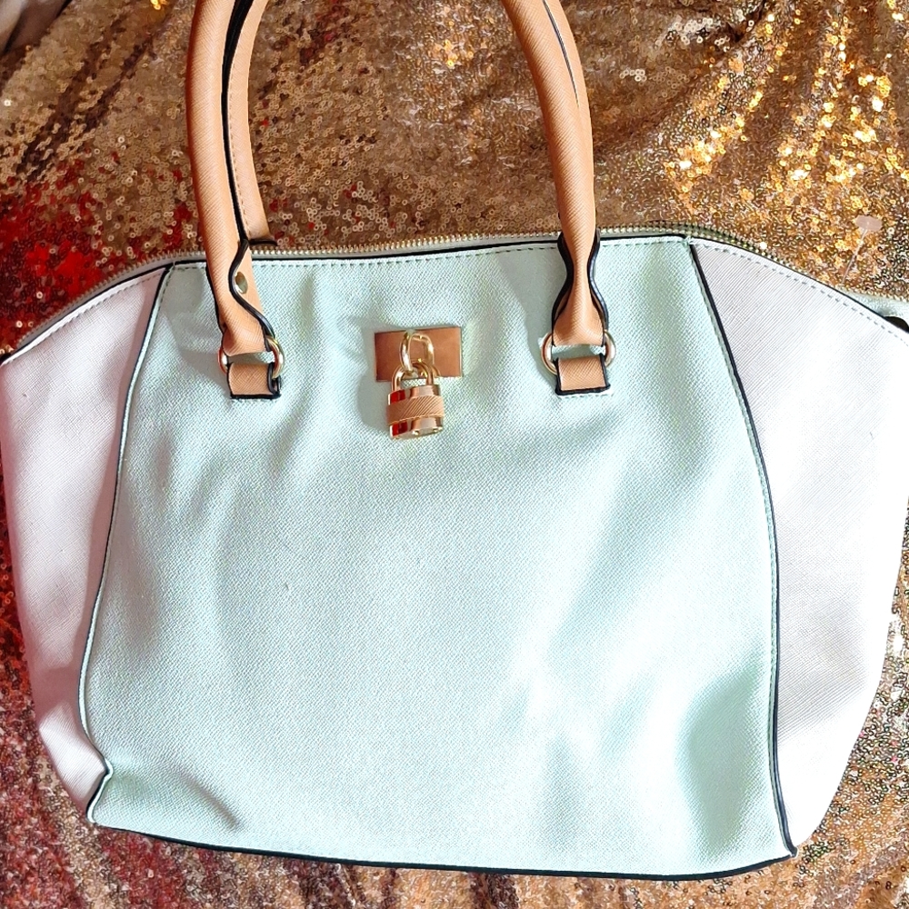 Call it spring tote